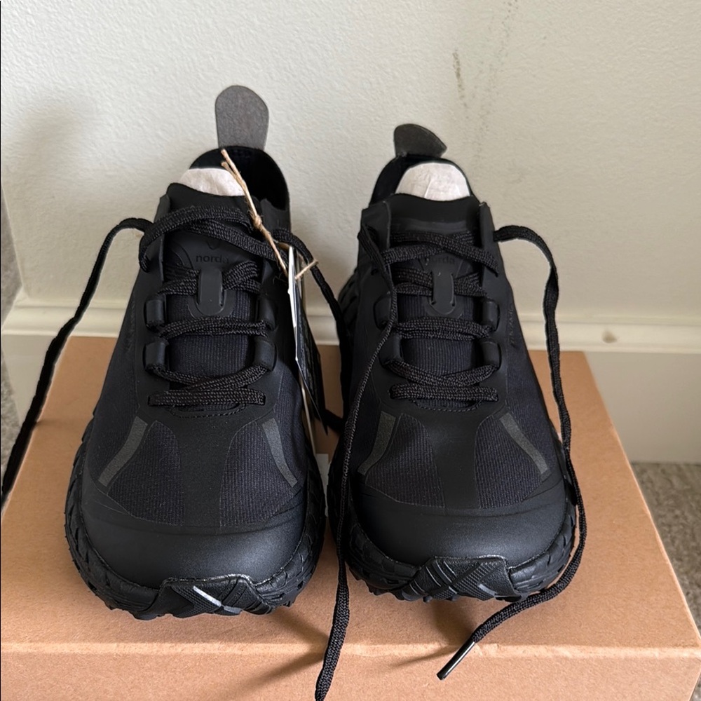 NORDA Women’s Stealth Black 7